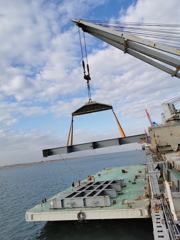 Suez Canal Bridge Constructed in Egypt Key Node - Successful First-lifting of Steel Structure for the New Bridge